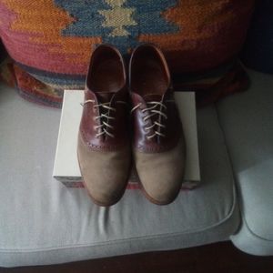 Pair of 11 medium width Lands end s